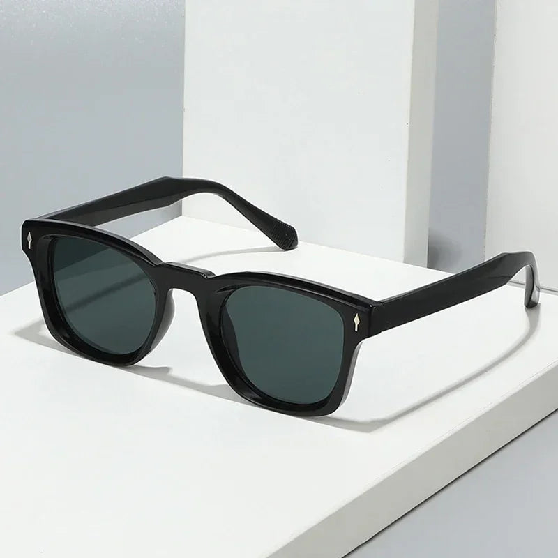 Retro Rivets Square Sunglasses Women Fashion Gradient Shades UV400 Men Green Black Sun Glasses