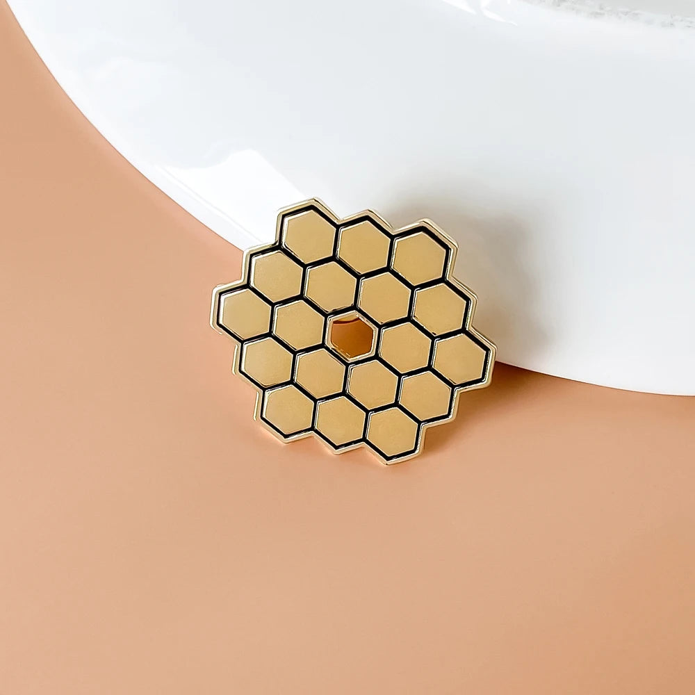 Science James Webb Space Telescope Pin Brooch Astronomy Lapel Beehive Badge Jewelry Gifts for Scientific Enthusiast Student