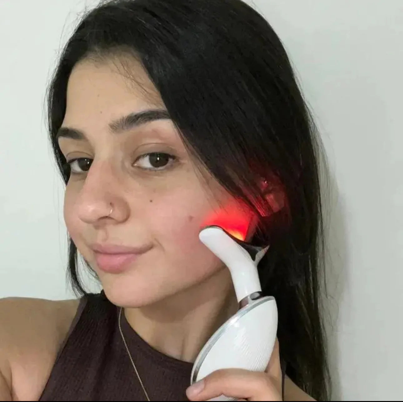 Wavy Chic Beauty Facial Massager, 7 Color Wavy Acne Beauty Microcurrent Facial Device Skin Firming for Face Neck Beauty Device