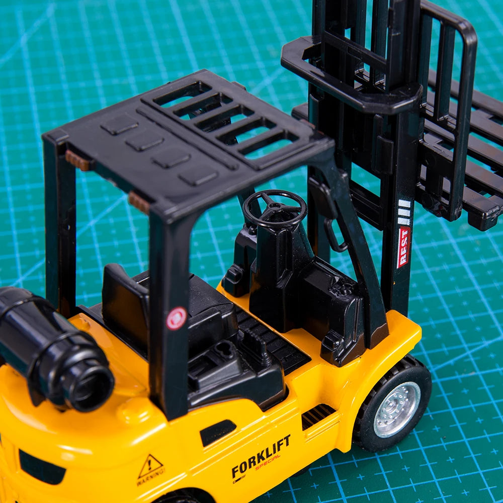 Scale 1:50 Simulation Vehicle Forklift Toy Model Micro Alloy Car Diorama with W/ Cargo Pallet Box Kids Gifts 1Pcs