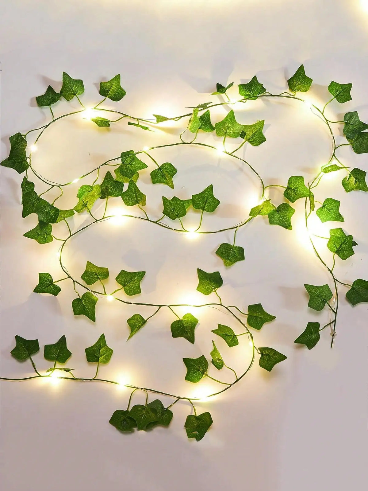 32.81 Ft Battery-Powered 100 LED Ivy String Lights with Leaf Design for Home and Garden Decor, Ideal for Bedrooms, Walls, and Parties