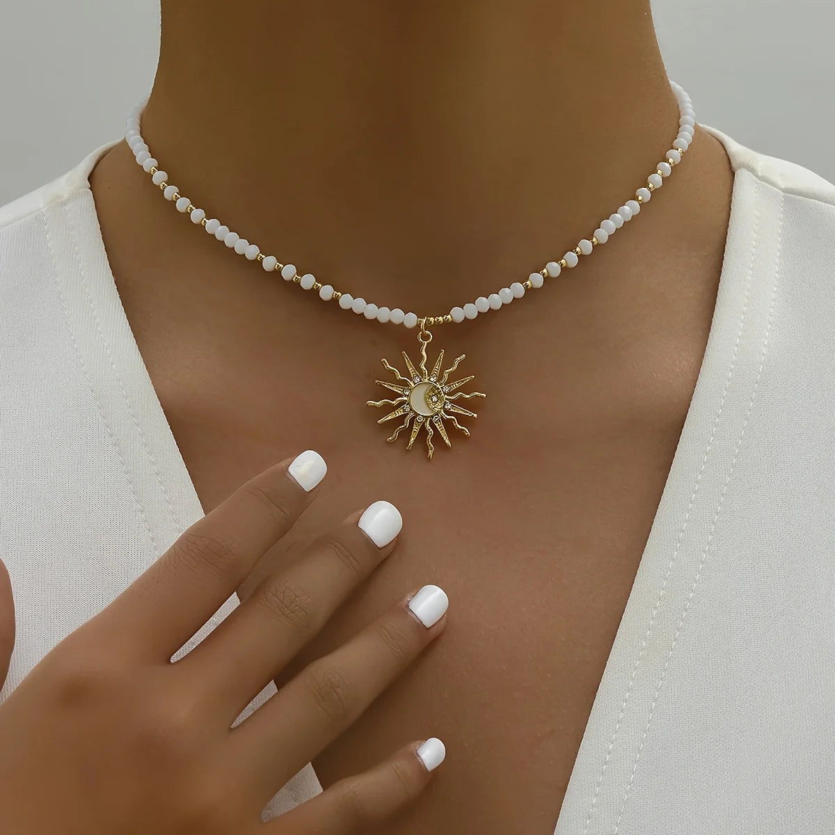 Vintage Golden-Toned Sun Pendant Necklace for Women Elegant Turquoise Beads Chain Choker Neck Statement Party Jewelry Gifts