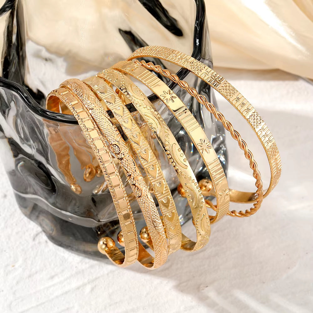 7 Pcs/Set Punk Gold Color Bracelets for Women Streetwear Goth Heart Prints Metal Design Open Bangle Fashion Jewelry Gifts