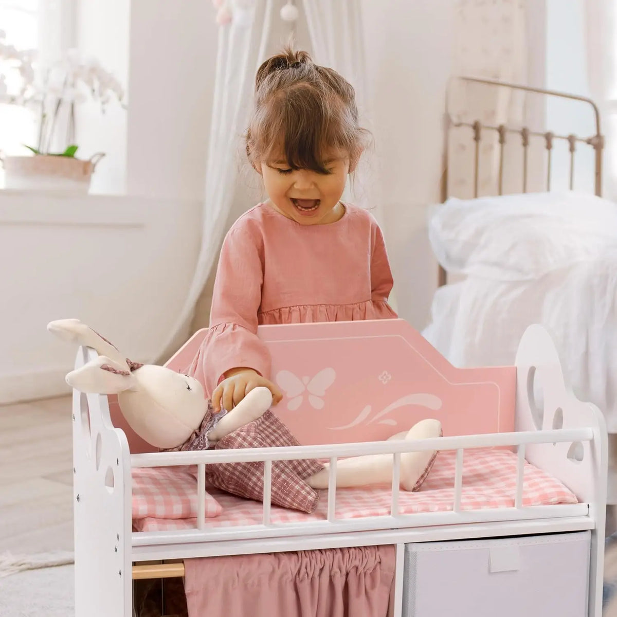 Robotime Wooden Baby Doll Crib with Storage and Bedding, Fits Dolls up to 21", Suitable for Girls 3+, Pink