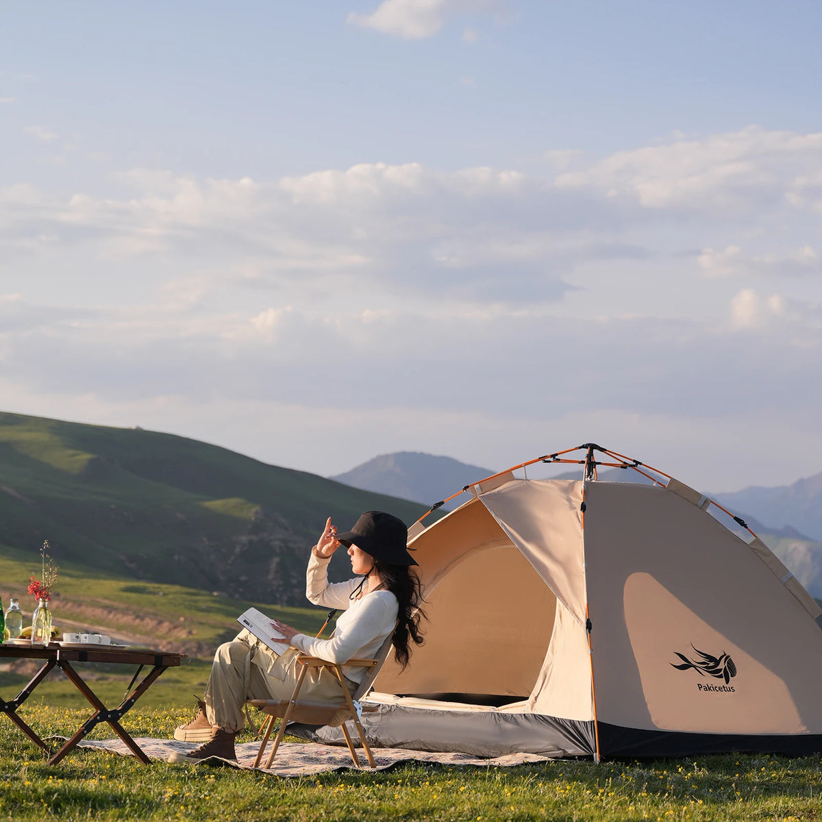 PAKICETUS Windproof Camping Tent for 2-4 Persons, Lightweight and Easy to Set Up, Ideal for Family Outdoor Adventures