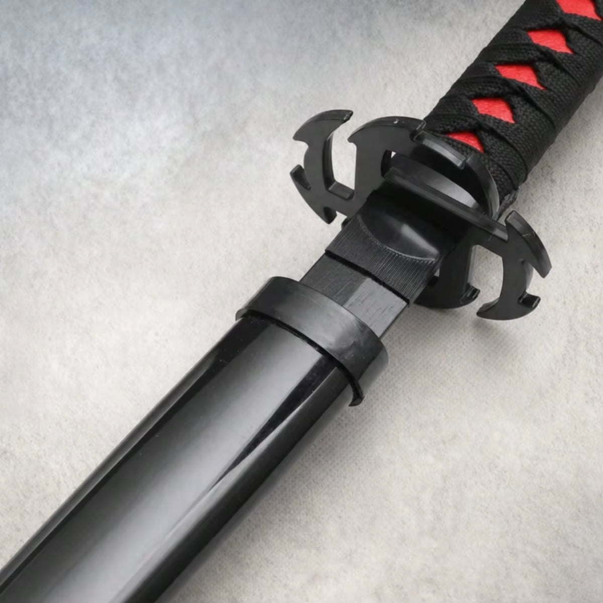 40-Inch Ichigo Kurosaki Tensa Zangetsu Katana Sword - Black Blade Anime Cosplay Prop with Wooden Bamboo Stand and Belt Holster - Full Size Japanese Wooden Sword for Display and Collection