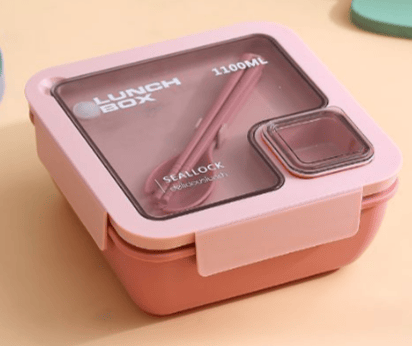 495761561