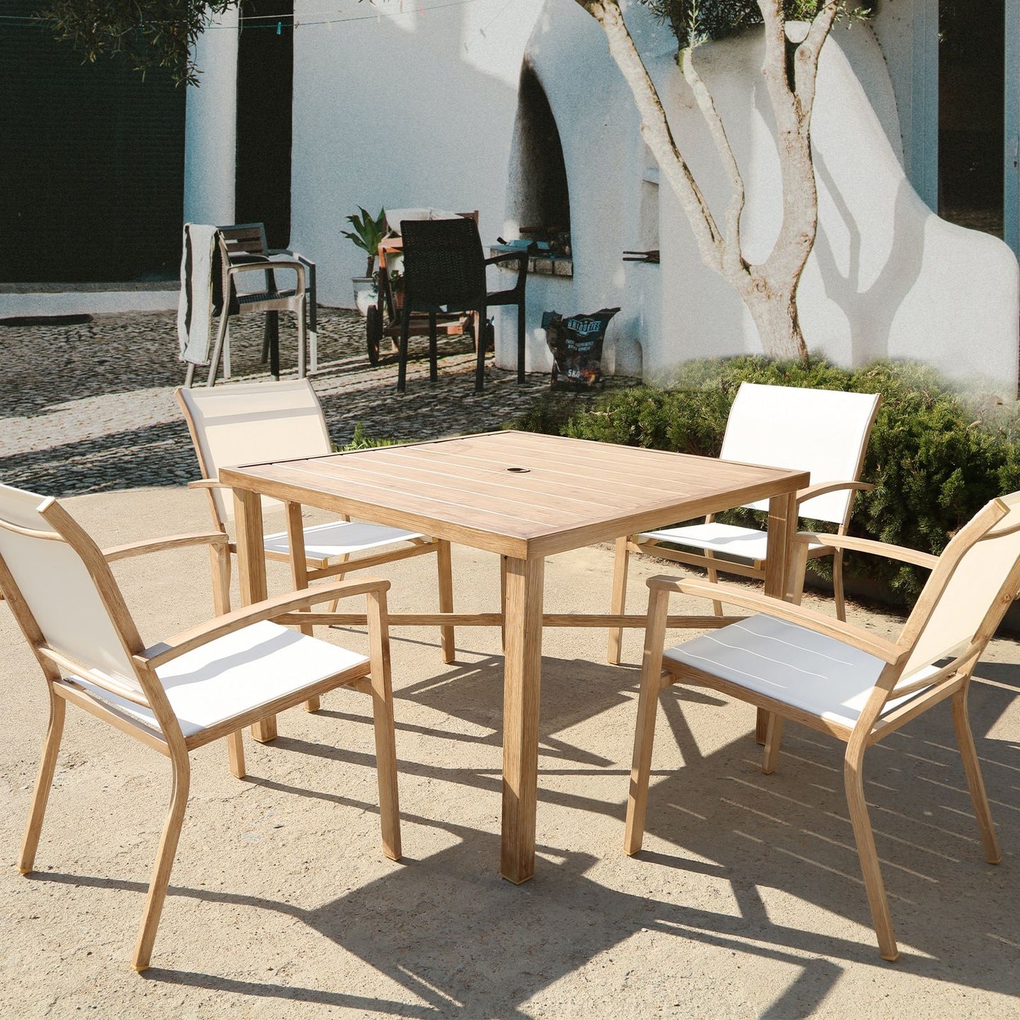 529018011